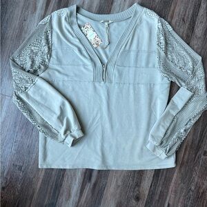 Gimmicks by BKE Gray Lace Sleeve Top